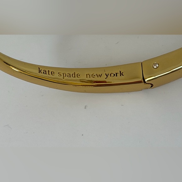 Kate Spade Gem Cluster Hinged Cuff Bangle Bracelet - MISSING ONE STONE - Picture 5 of 10